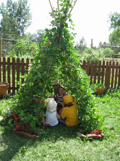 bean-teepee-full-of-kids